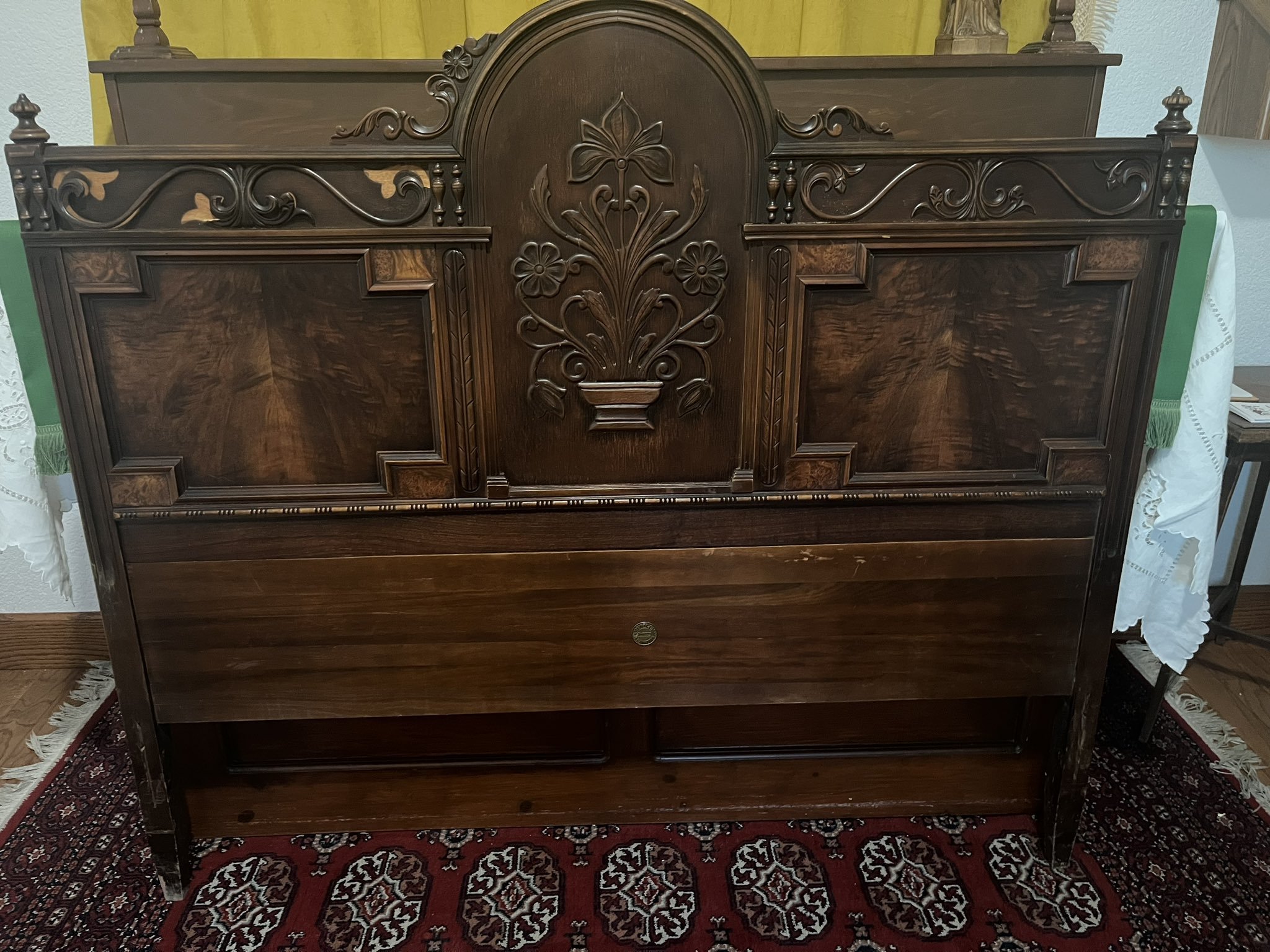 _resources/Headboard Reredos Arts & Crafts/88bd5416139c6b13944e3f60f2e4ec13_MD5.jpg