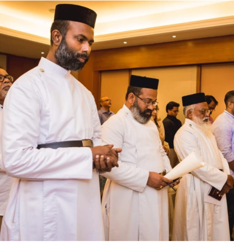 _resources/Liturgical Vestments of Deacons and Priests/cacdc86785b62efff51a6538d3763713_MD5.png