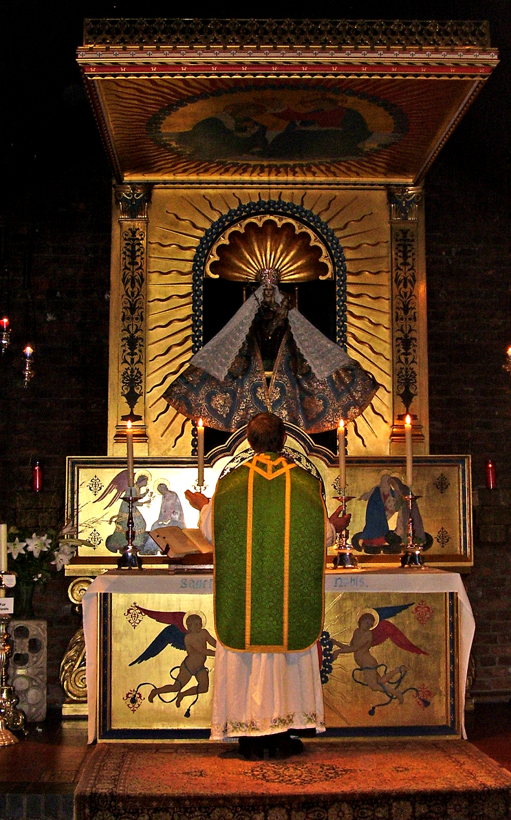 _resources/The Spirit of England - The Triumph of Anglo-Catholicism 1/42b2c60ec1d786bdbd9d986c4d2c47cc_MD5.png